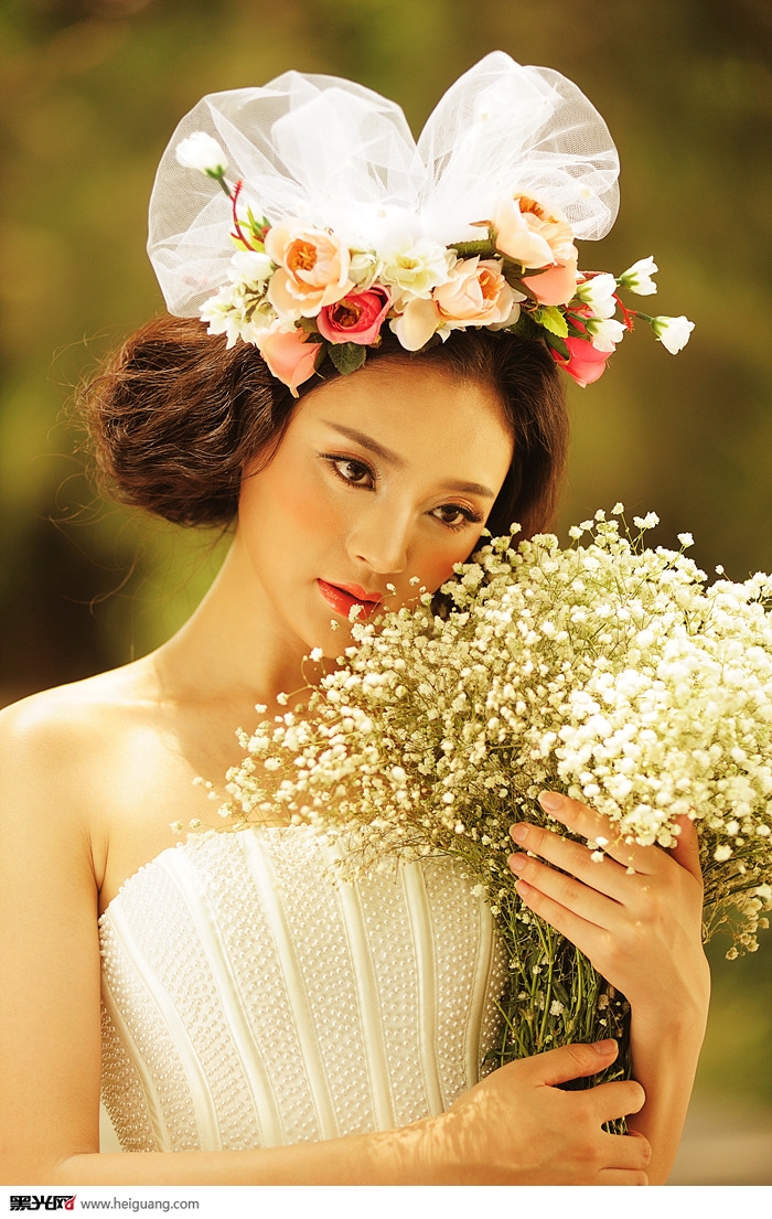 点击大图看下一张：托斯卡纳的阳光 婚纱摄影