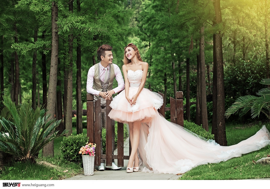 点击大图看下一张：绿色心情 婚纱摄影