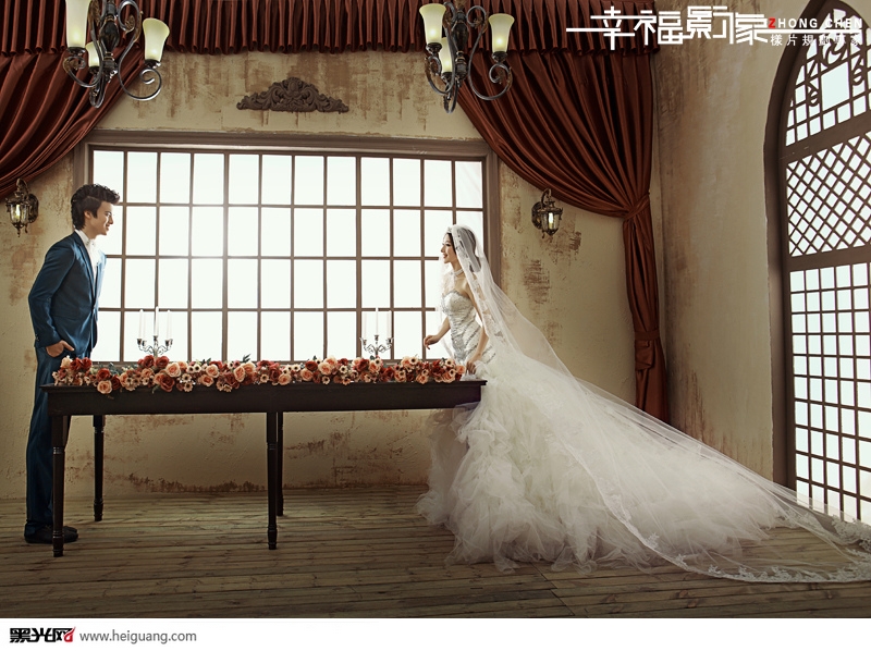 点击大图看下一张：菲莉丝 婚纱摄影