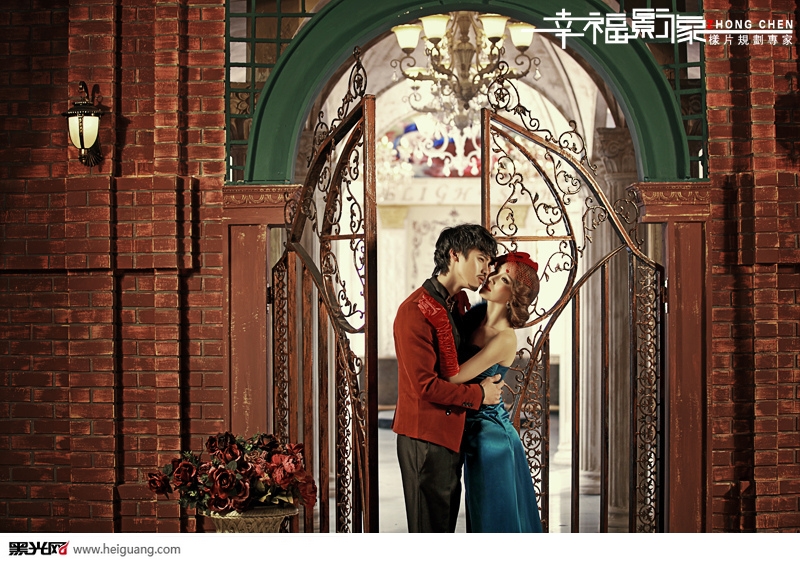 点击大图看下一张：布拉格之恋 婚纱摄影