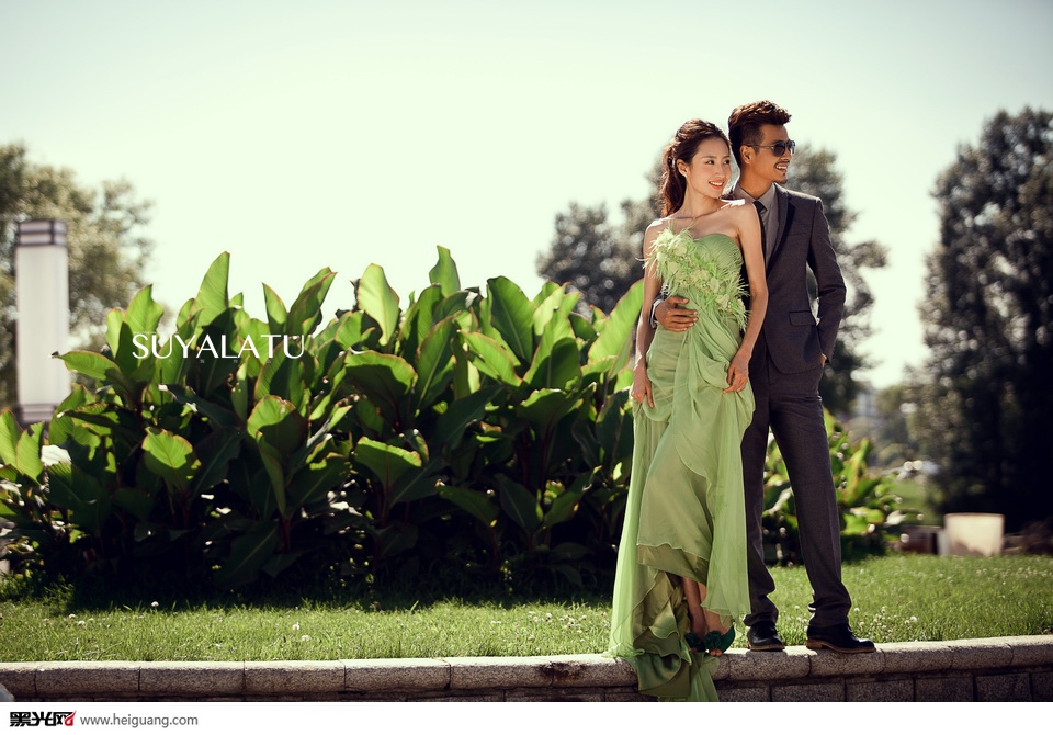 点击大图看下一张：信情 婚纱摄影