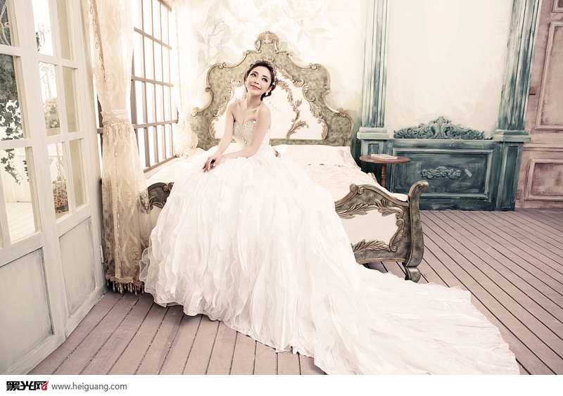 点击大图看下一张：恋人 婚纱摄影