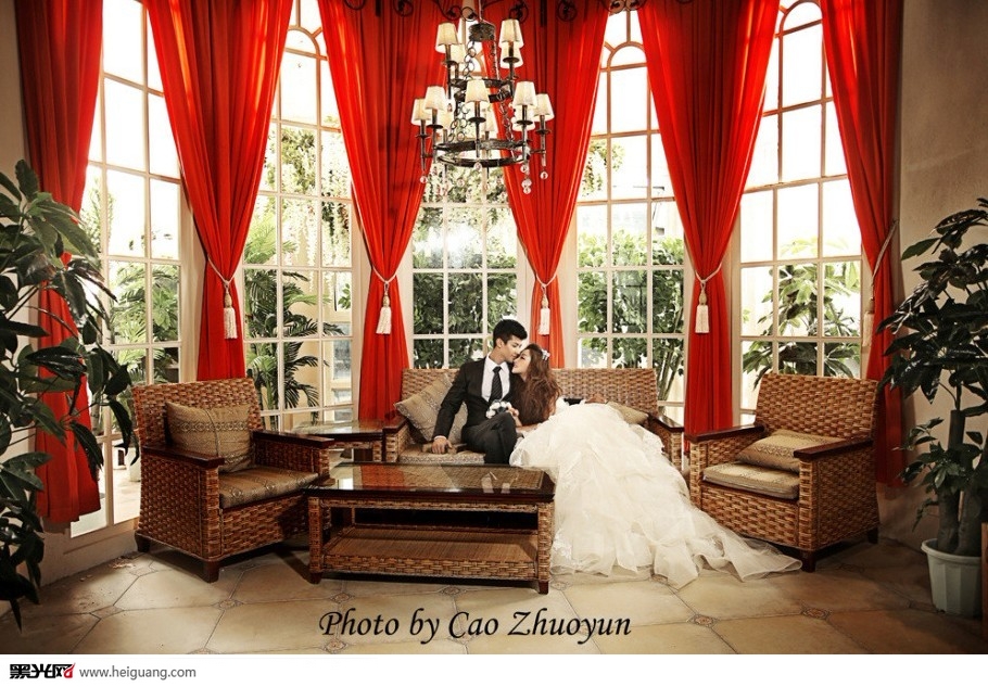 点击大图看下一张：小雅风尚 婚纱摄影