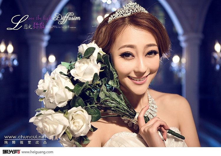 点击大图看下一张：恋光弥散 婚纱摄影