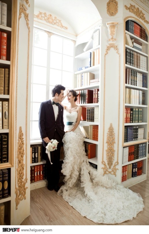 点击大图看下一张：远近相惜 婚纱摄影