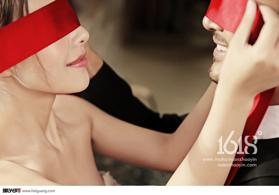 点击大图看下一张：LOVE 婚纱摄影