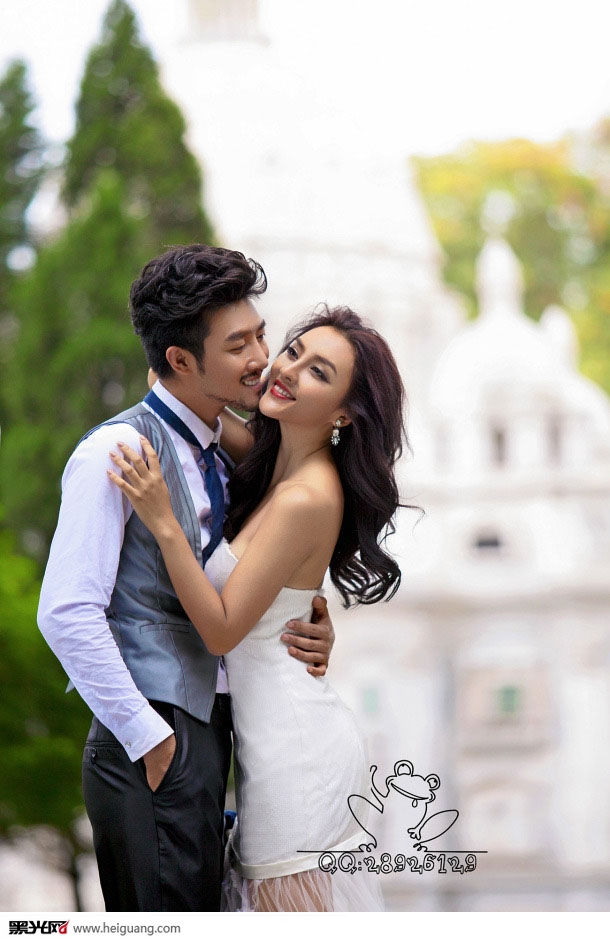 点击大图看下一张:埃菲尔铁塔 婚纱摄影