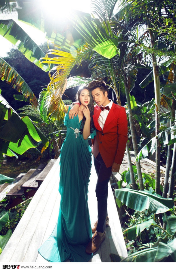 点击大图看下一张:幸福恋人 婚纱摄影