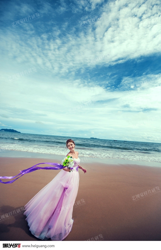 点击大图看下一张:海之恋 婚纱摄影