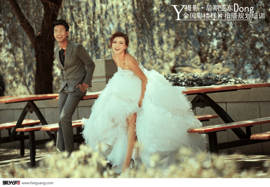点击大图看下一张:恋人午后 婚纱摄影