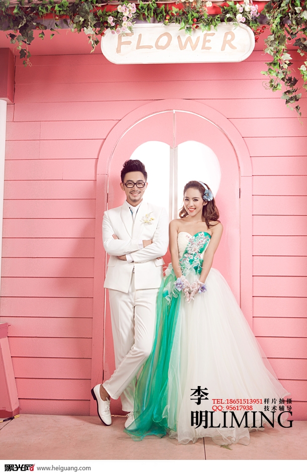 点击大图看下一张:粉佳人 婚纱摄影