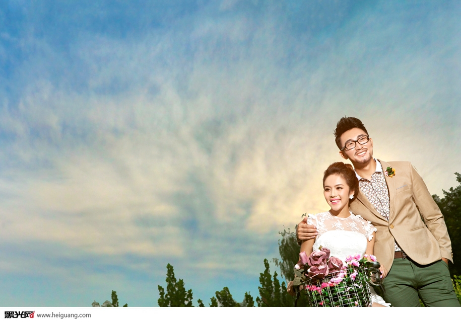 点击大图看下一张：在路上 婚纱摄影