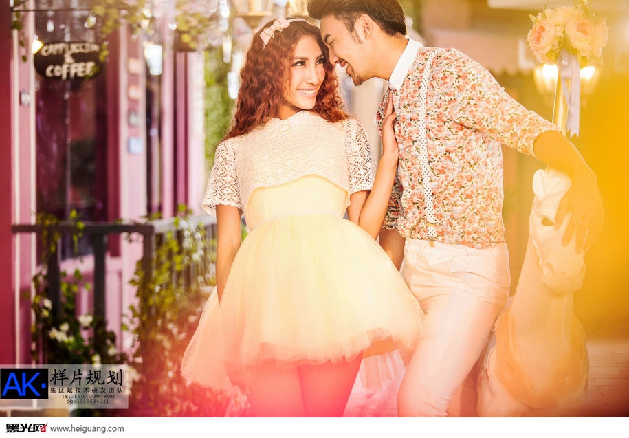 点击大图看下一张：爱的时光 婚纱摄影