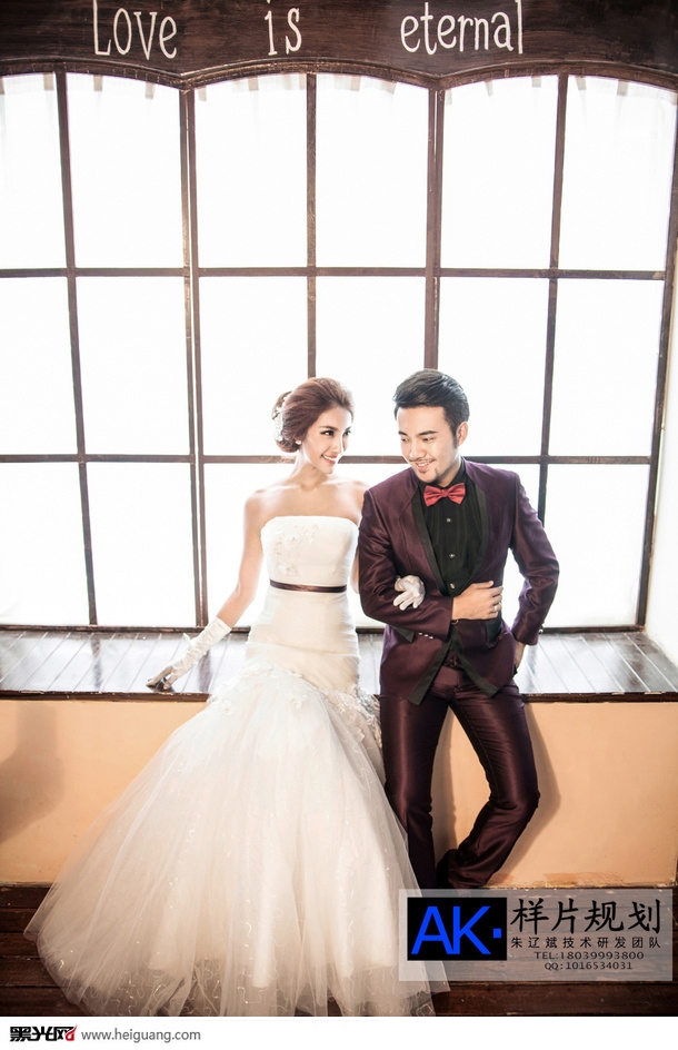 点击大图看下一张：LOVE IS ETERNAL 婚纱摄影