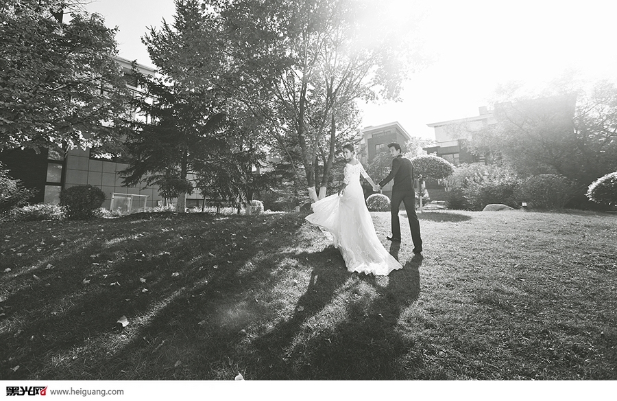 点击大图看下一张：优山美地 婚纱摄影