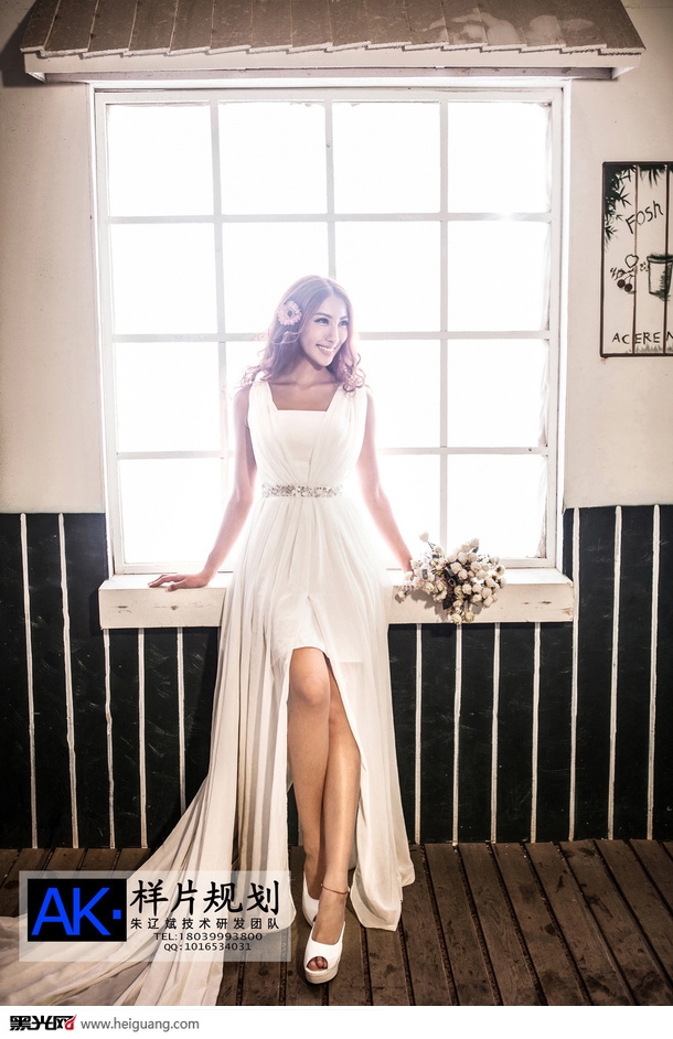 点击大图看下一张：情意浓浓 婚纱摄影