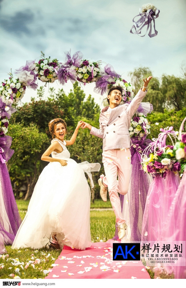 点击大图看下一张：浪漫草坪婚礼 婚纱摄影