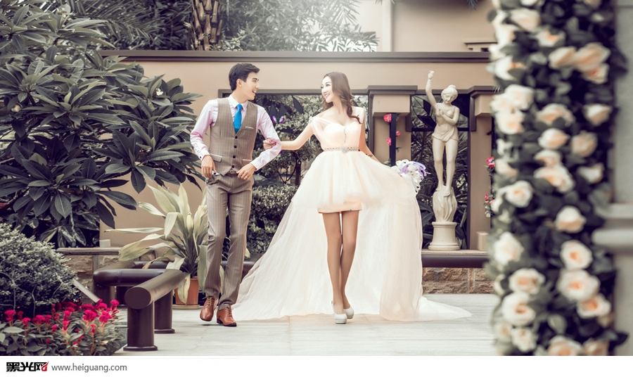 点击大图看下一张：午后爱情庄园 婚纱摄影