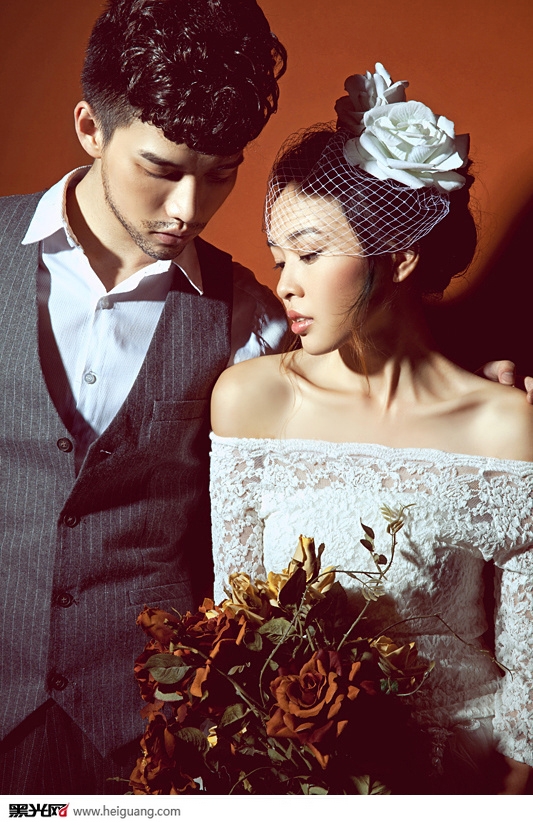 点击大图看下一张：复古天性 婚纱摄影