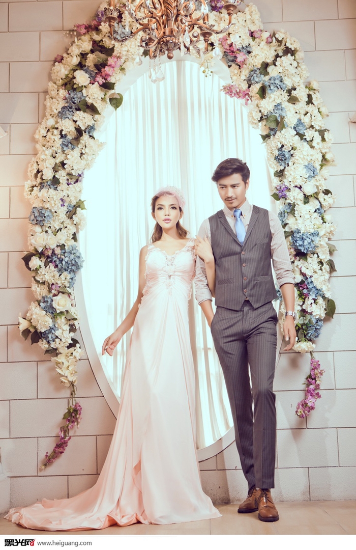 点击大图看下一张：致幸福的我们 婚纱摄影