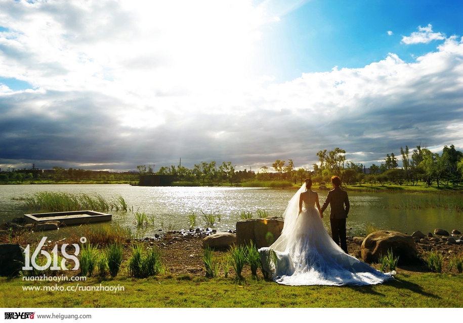 点击大图看下一张：花间爱 婚纱摄影