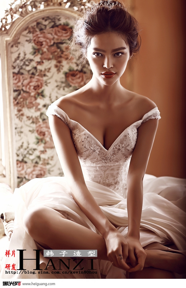 点击大图看下一张：爱情城堡 婚纱摄影