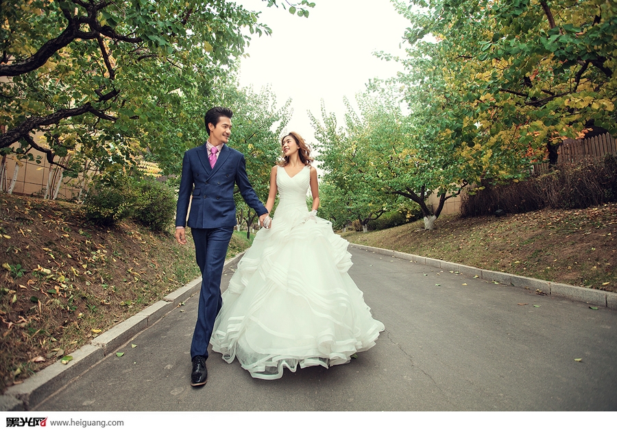 点击大图看下一张：绿色心情 婚纱摄影