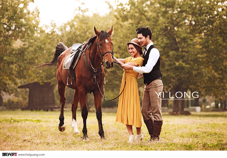 点击大图看下一张:赛马恋 婚纱摄影
