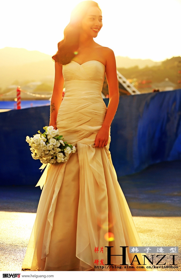 点击大图看下一张:爱在夕阳下 婚纱摄影