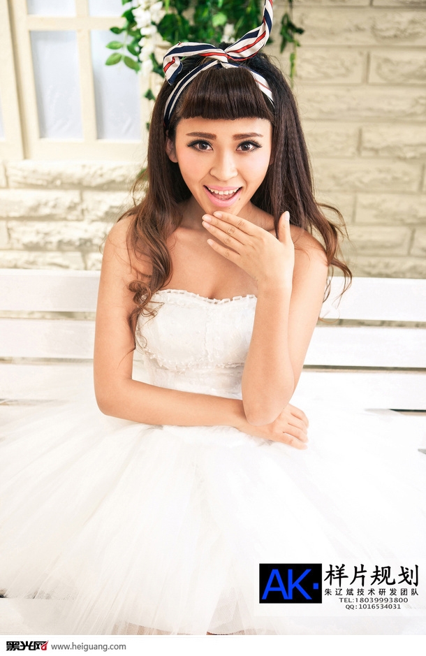 点击大图看下一张：小清新 婚纱摄影