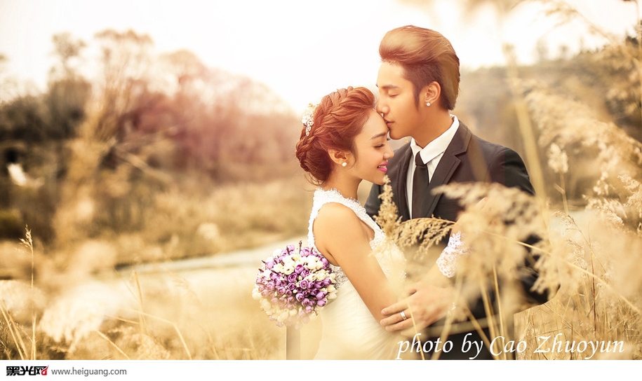 点击大图看下一张：秋 婚纱摄影