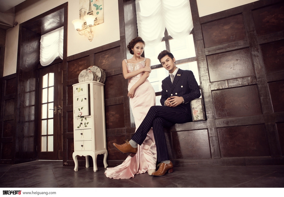 点击大图看下一张：布拉格婚约 婚纱摄影