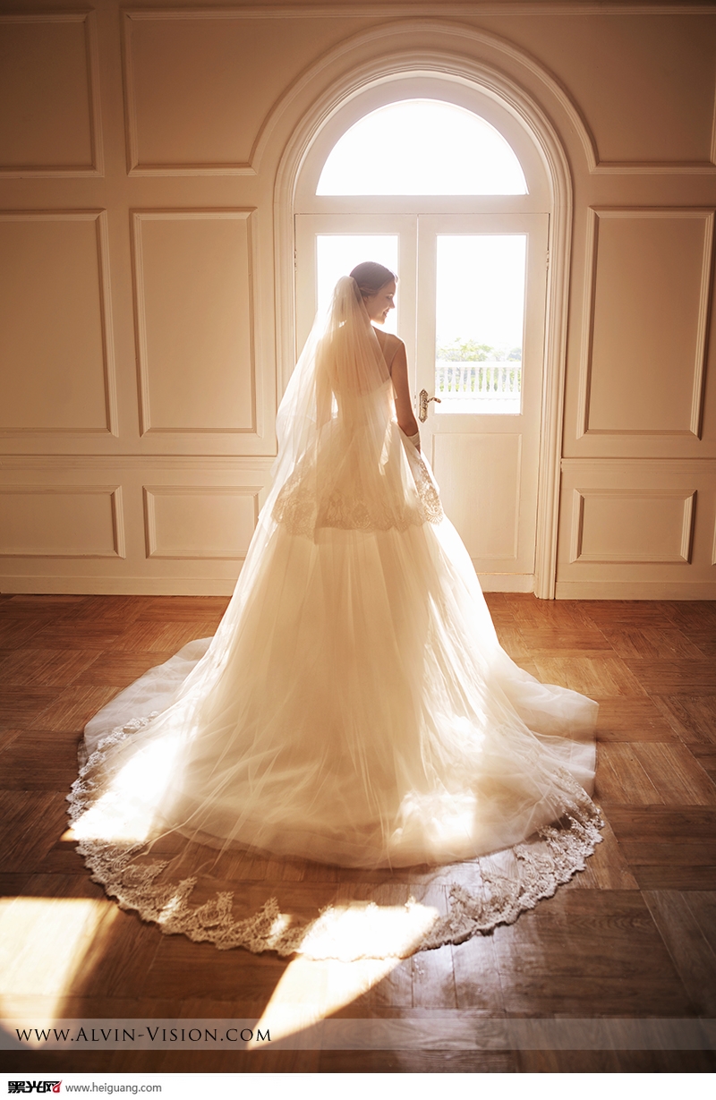 点击大图看下一张：我们的爱 婚纱摄影