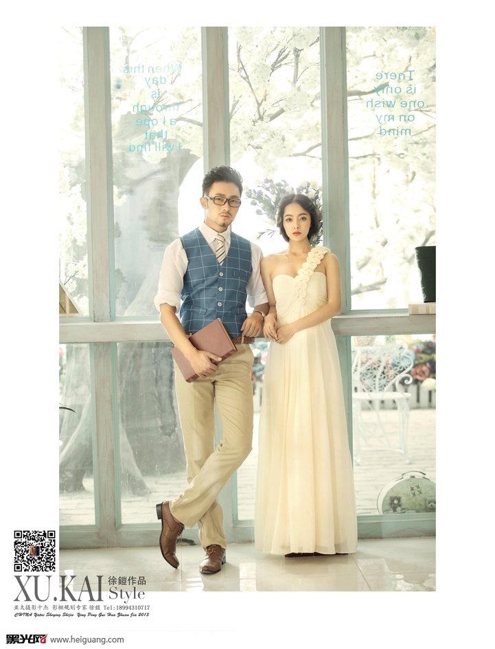 点击大图看下一张：纯色之恋 婚纱摄影