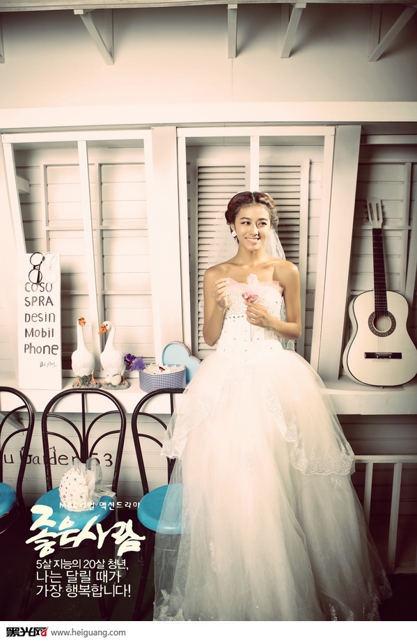 点击大图看下一张：KOREAN WEDDING 婚纱摄影