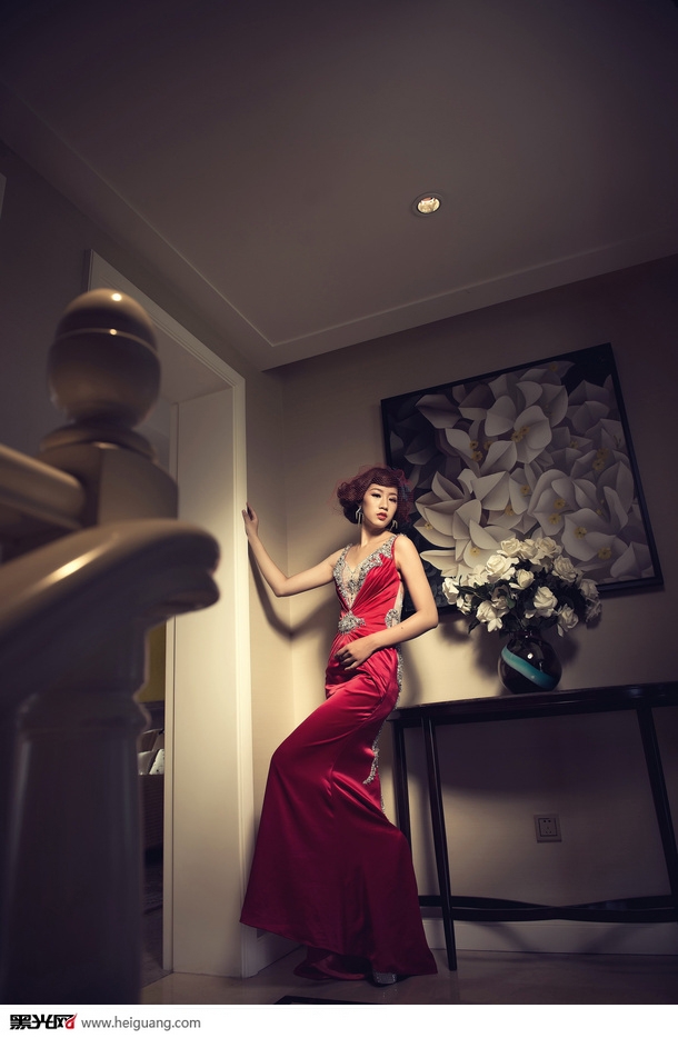 点击大图看下一张：魅惑 婚纱摄影