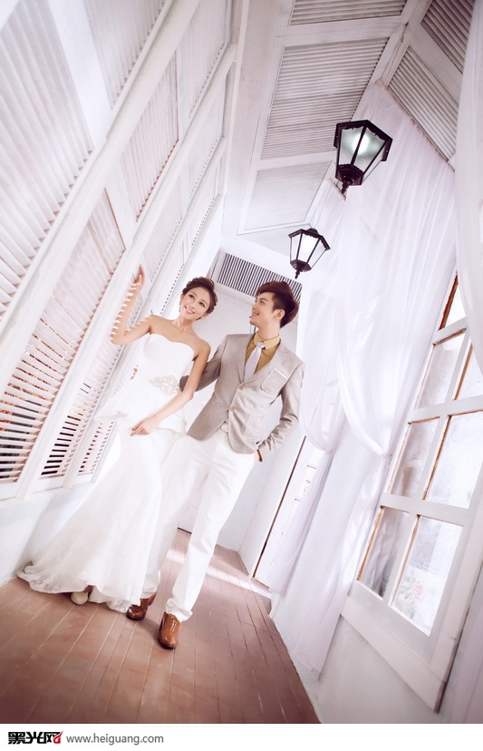 点击大图看下一张：蔓莎菲尔 婚纱摄影