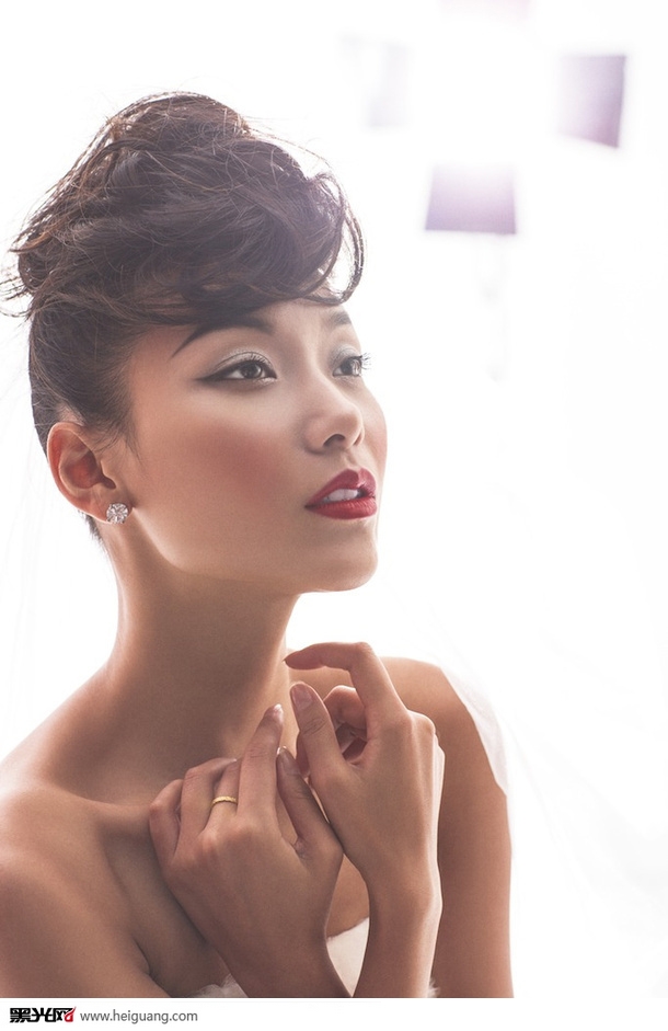 点击大图看下一张：浪漫 婚纱摄影