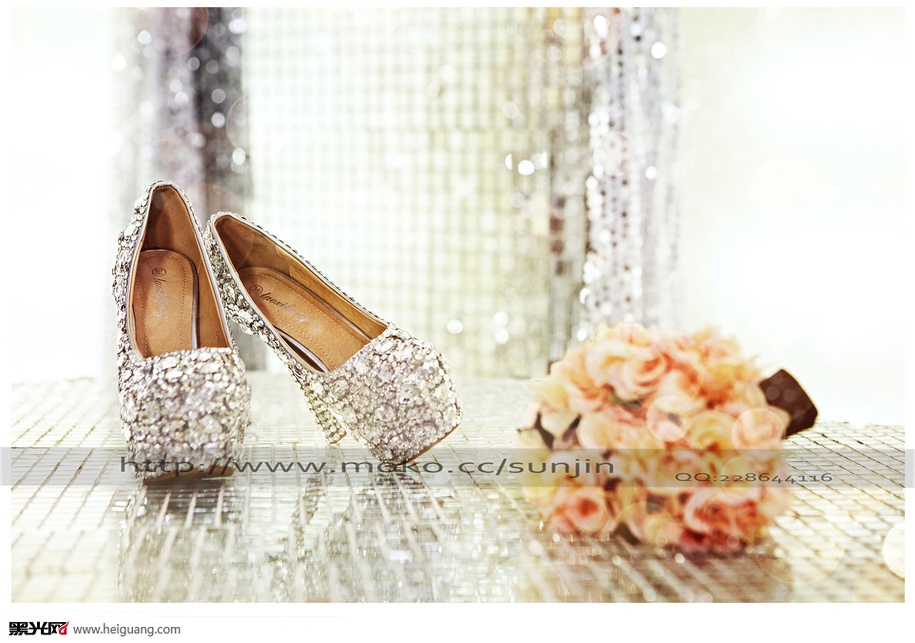 点击大图看下一张：美丽的白天鹅 婚纱摄影