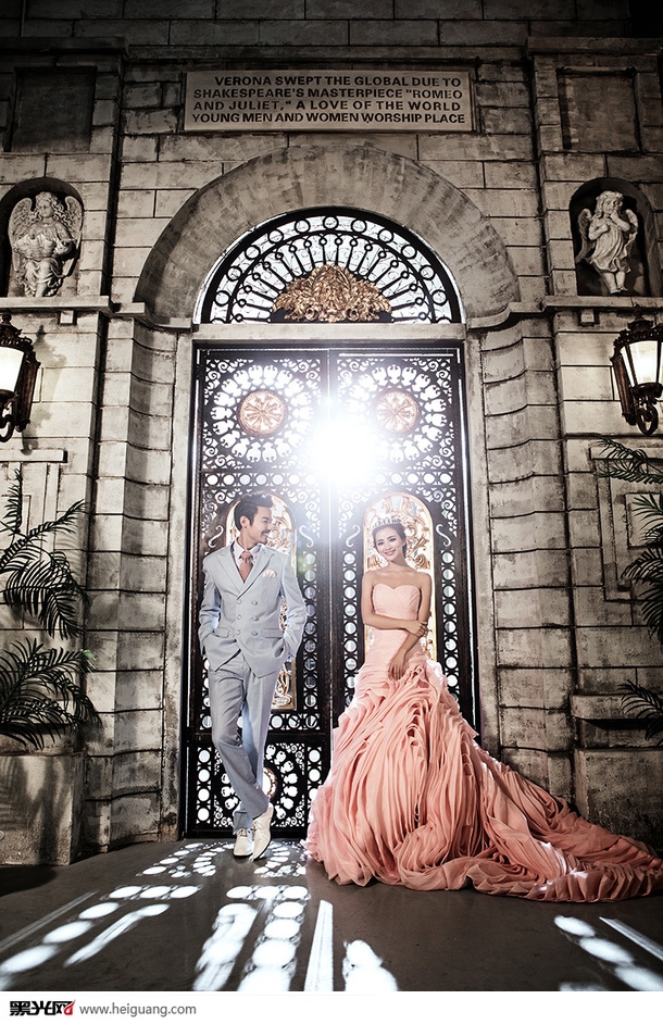点击大图看下一张：情恋彼得堡 婚纱摄影