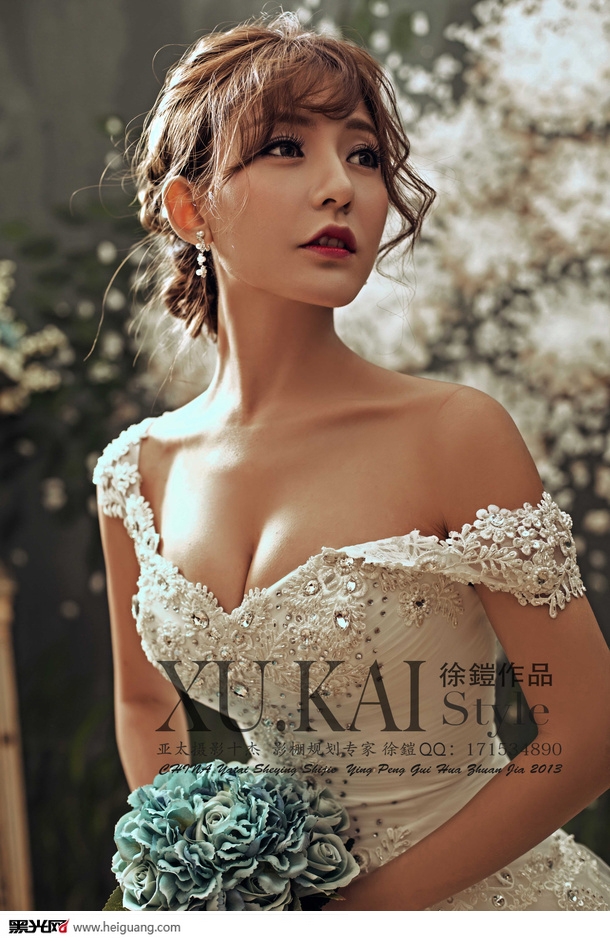 点击大图看下一张：爱的华尔兹 婚纱摄影