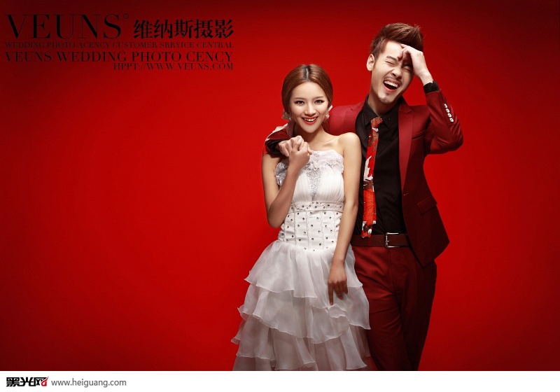 点击大图看下一张：炙热的红 婚纱摄影