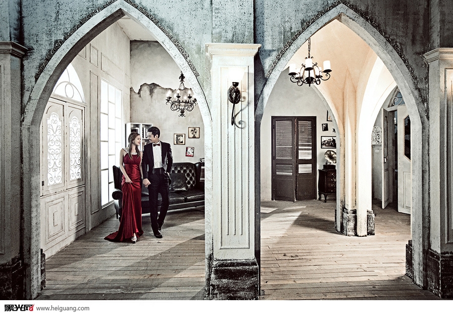 点击大图看下一张：布拉格之恋 婚纱摄影