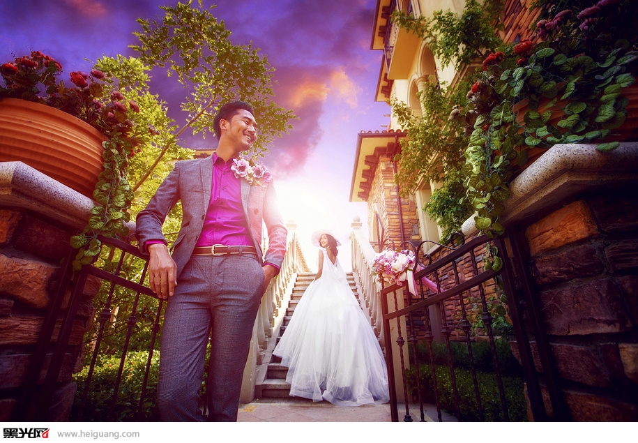 点击大图看下一张：爱的阶梯 婚纱摄影