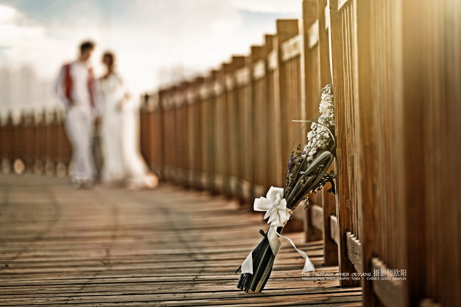 点击大图看下一张：情醉海岸 婚纱摄影