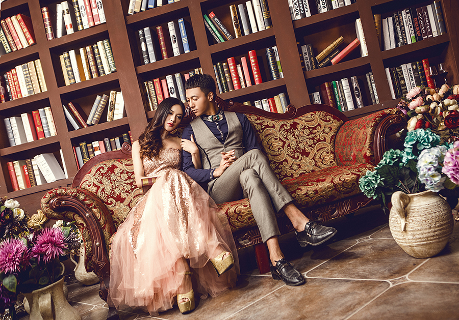 点击大图看下一张：书房情话 婚纱摄影