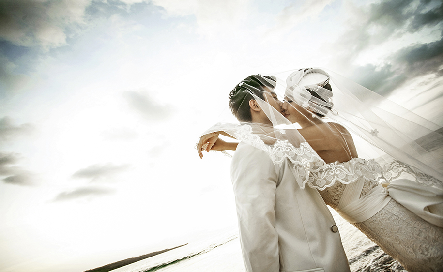 点击大图看下一张：海之恋 婚纱摄影