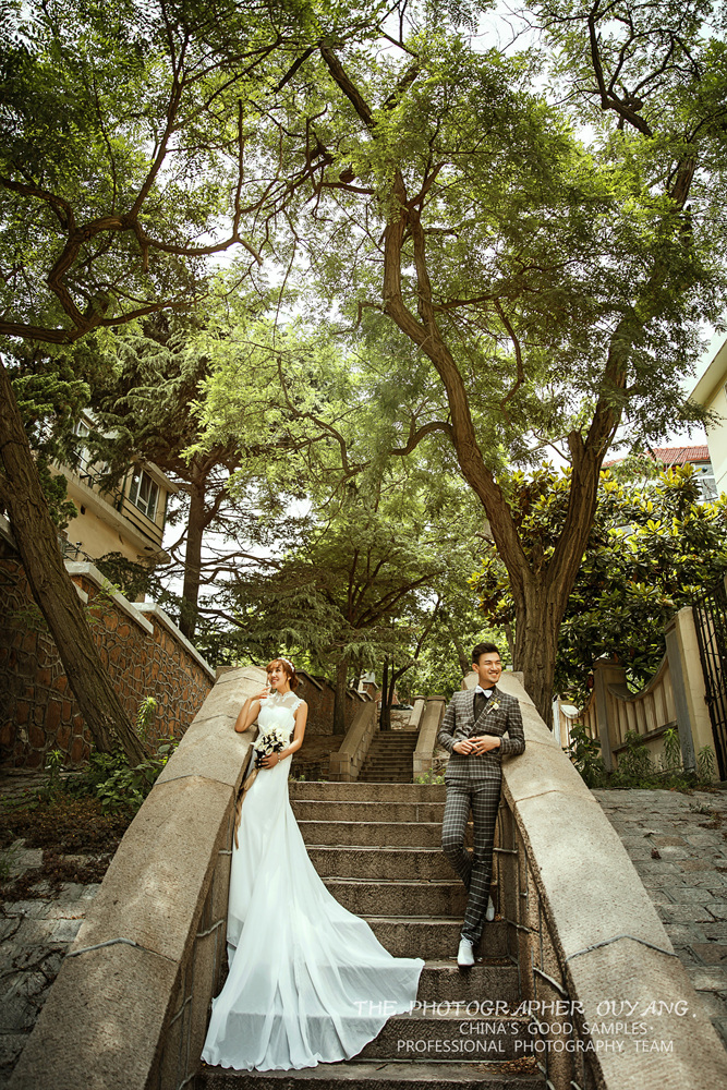 点击大图看下一张：阶梯之恋 婚纱摄影
