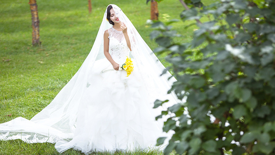 点击大图看下一张：恬美爱人 婚纱摄影