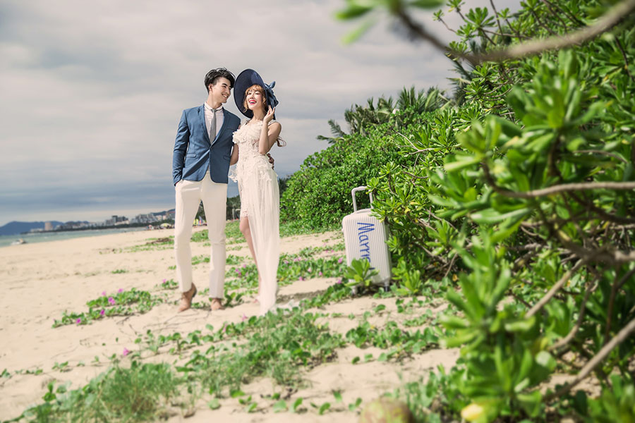 点击大图看下一张：HAPPINESS 婚纱摄影